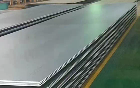 Fingerprint-free process for colored stainless steel plates